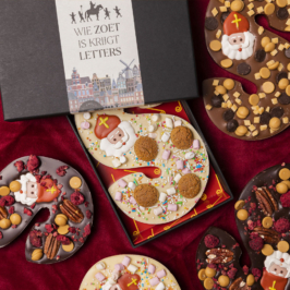 chocoladeletter confetti met pepernoten