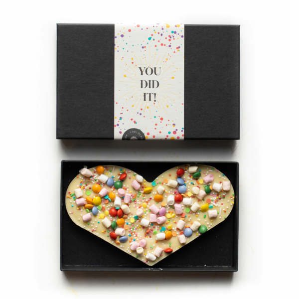 geslaagd chocoladehart met confetti