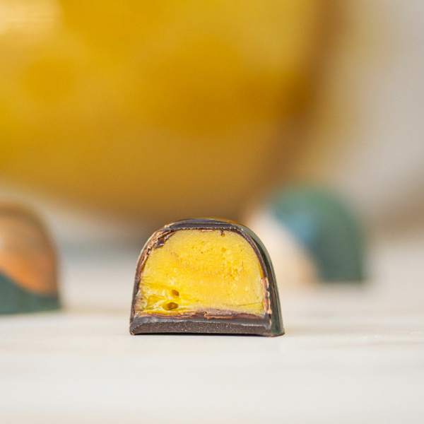 zomerse bonbon met mango en passievrucht