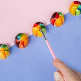 handgemaakte bonbons voor pride 2023